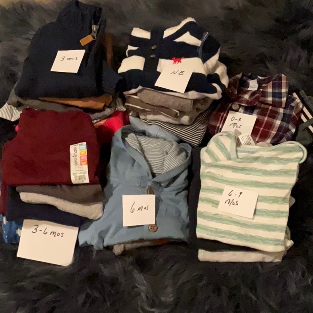 Bundle of 25 baby boy items. Size range NB-6/9 Old Navy, Carter’s and others.